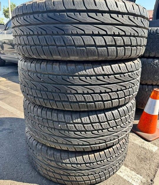 225 65 17 Tires Con 80% De Vida Las 4 De La Marca GOODYEAR