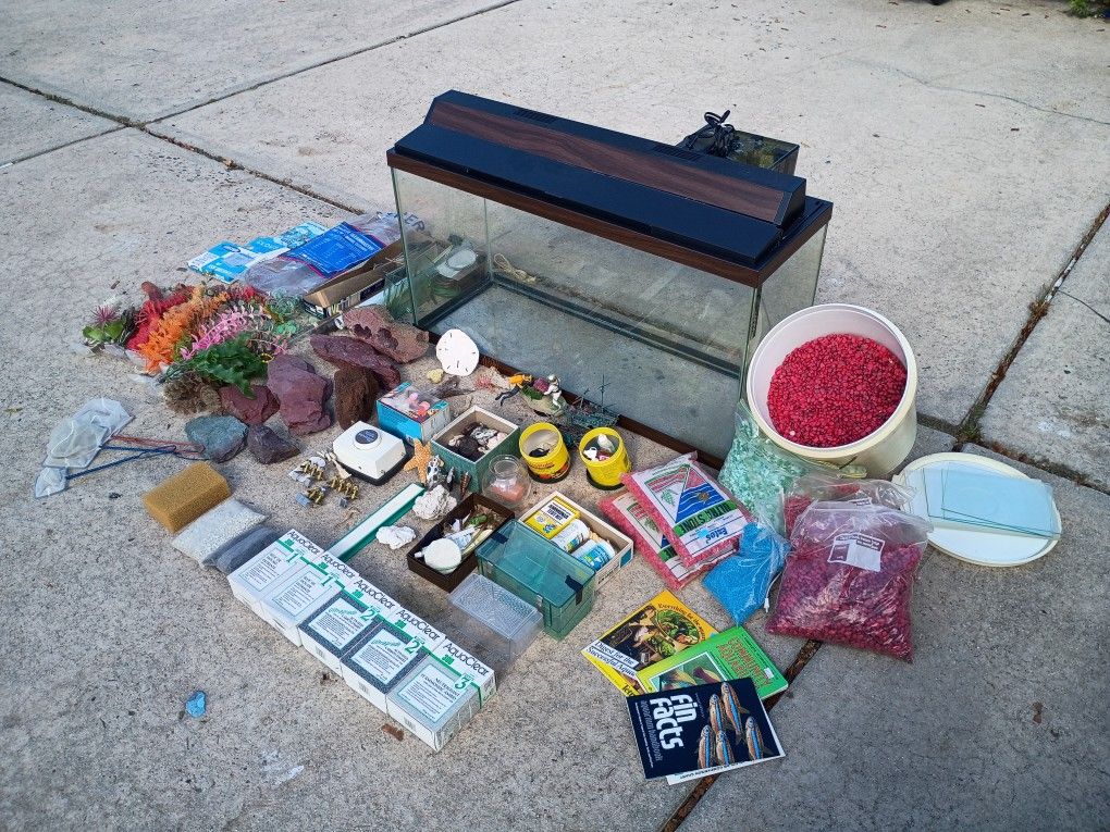 Aquarium Fish Tank Plus Everything Else $50