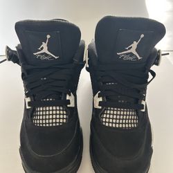 Jordan 4's White Thunder