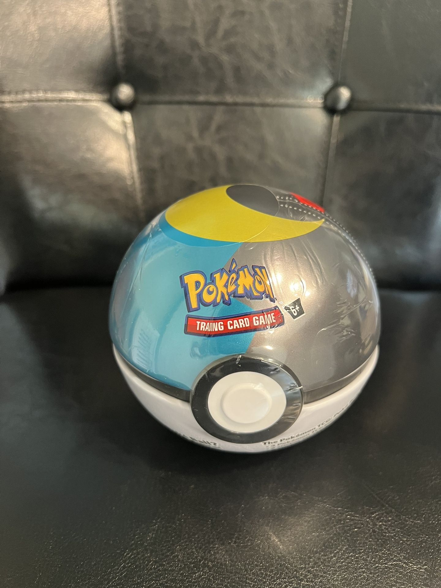 Pokémon TCG PokeBall Tin (MoonBall) 3 Booster Packs And 1 Pokémon Coin H24 Included In Tin