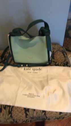 Kate Spade Multicolor https://offerup.com/redirect/?o=QmFnLk5ldw==