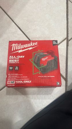 Milwaukee M12 Green Laser Cross Line & Plumb Points