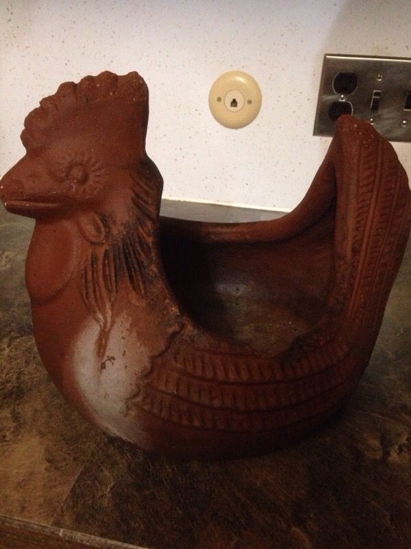 Ceramic chicken pot antique