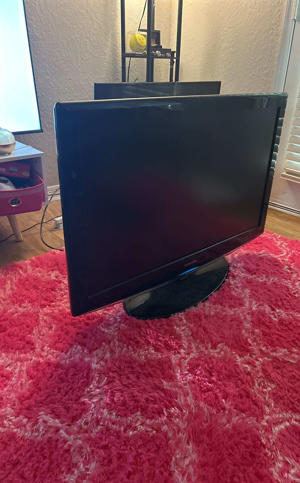 Samsung 45-Inch HD TV