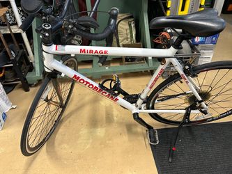 18 speed Racer Bike Motocane white color Brand New- Excellent condition