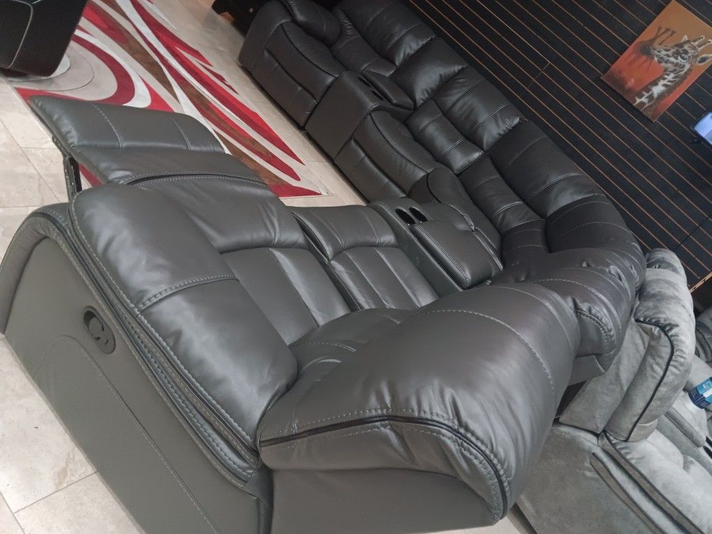 *Holiday Flash Sale!!!*---Best Selling Madrid Gray Leather Reclining Sectional Sofas---Now $1599!!!---Delivery/$10 Down FinancingðŸ¤
