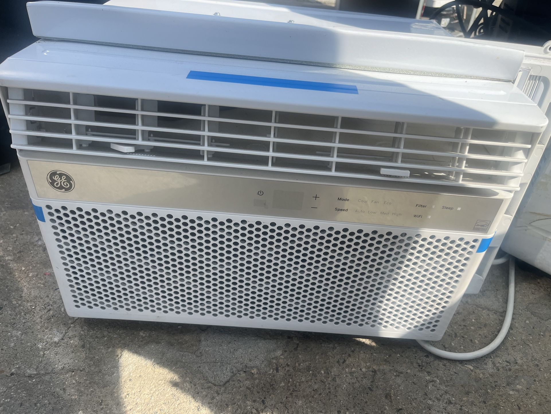 AC GE - 350 Sq. Ft. 8000 BTU Smart Window Air