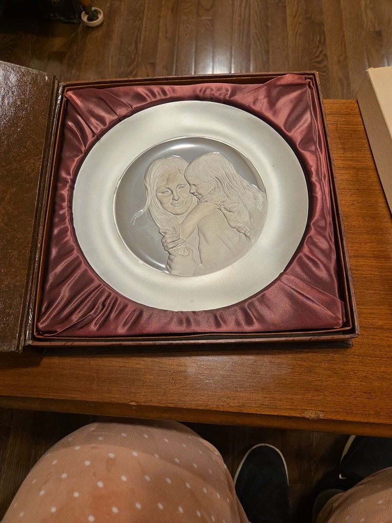 Plate...The HAMILTON MINT pewter/ Mother and CHILD PLATE
