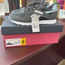 Reebok Grey Blue White Size 8 $29.98