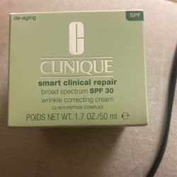 Clinique Smart clinical repair SPF 30