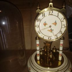 400 Day Clock With Original Glass Dome