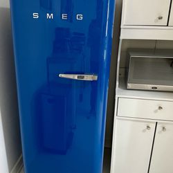Smeg Fridge with Freezer