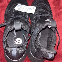 Pumas Size 5 1/2