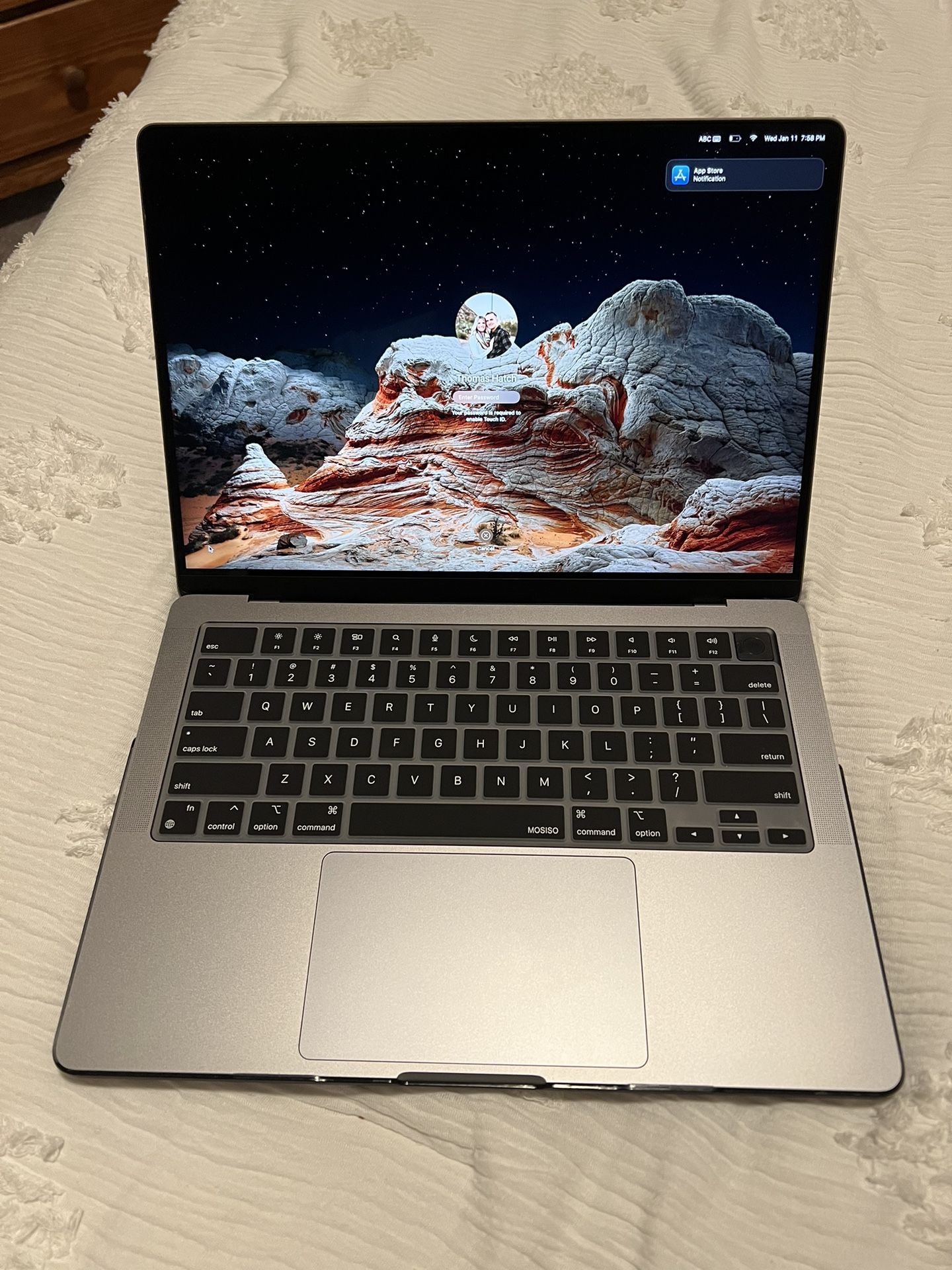 2022 14-inch. Apple MacBook Pro 516 GB