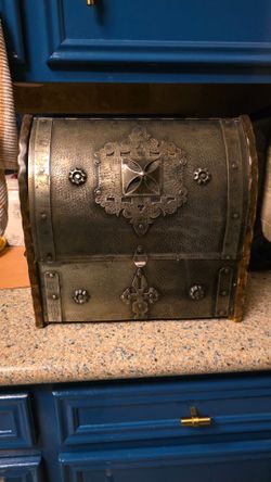 Renaissance Style Heavy Wine Box