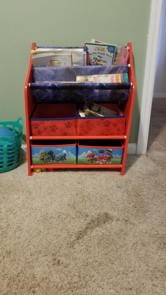 Kids storage and toys like new