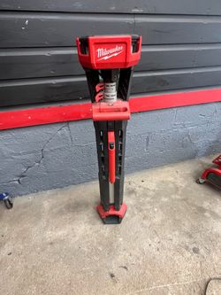 Milwaukee stand light
