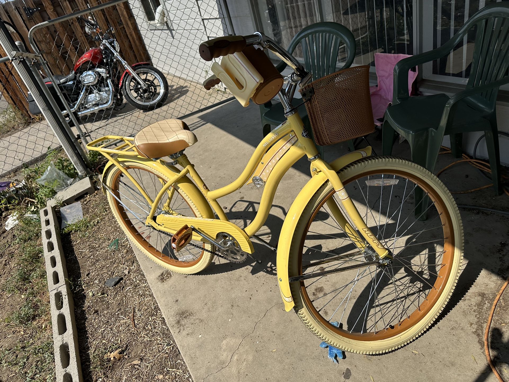 Huffy Nel Lusso Cruiser Bike