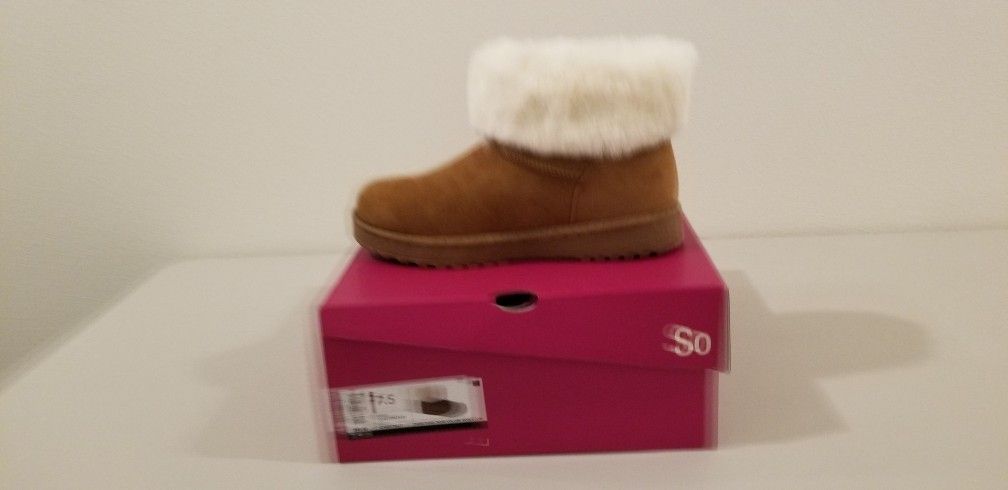 WOMEN'S 7.5 OVER THE ANKLE WINTER BOOT