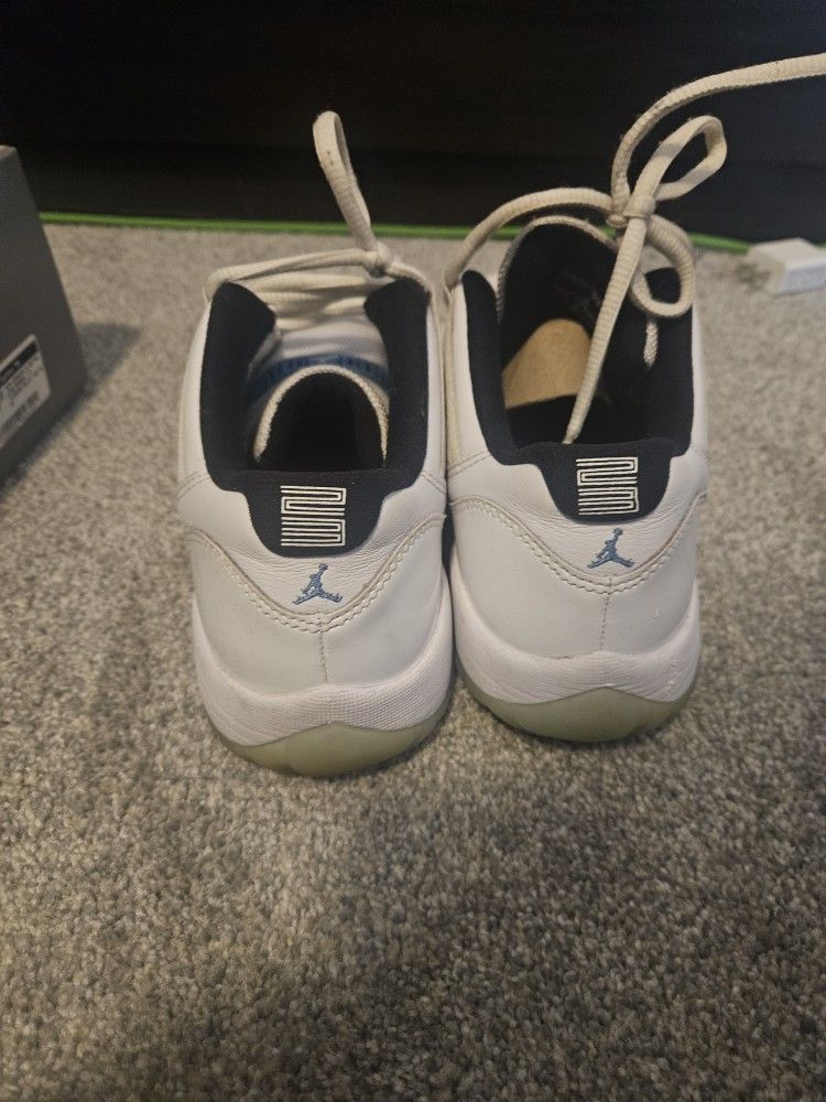 Air Jordan XI Retro Low Legend Blu3