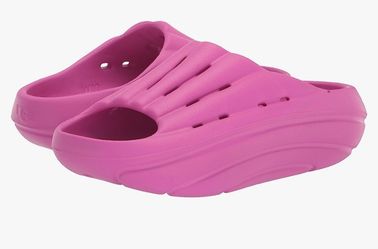 New Pink UGG Foamo Slide Sandals 💕