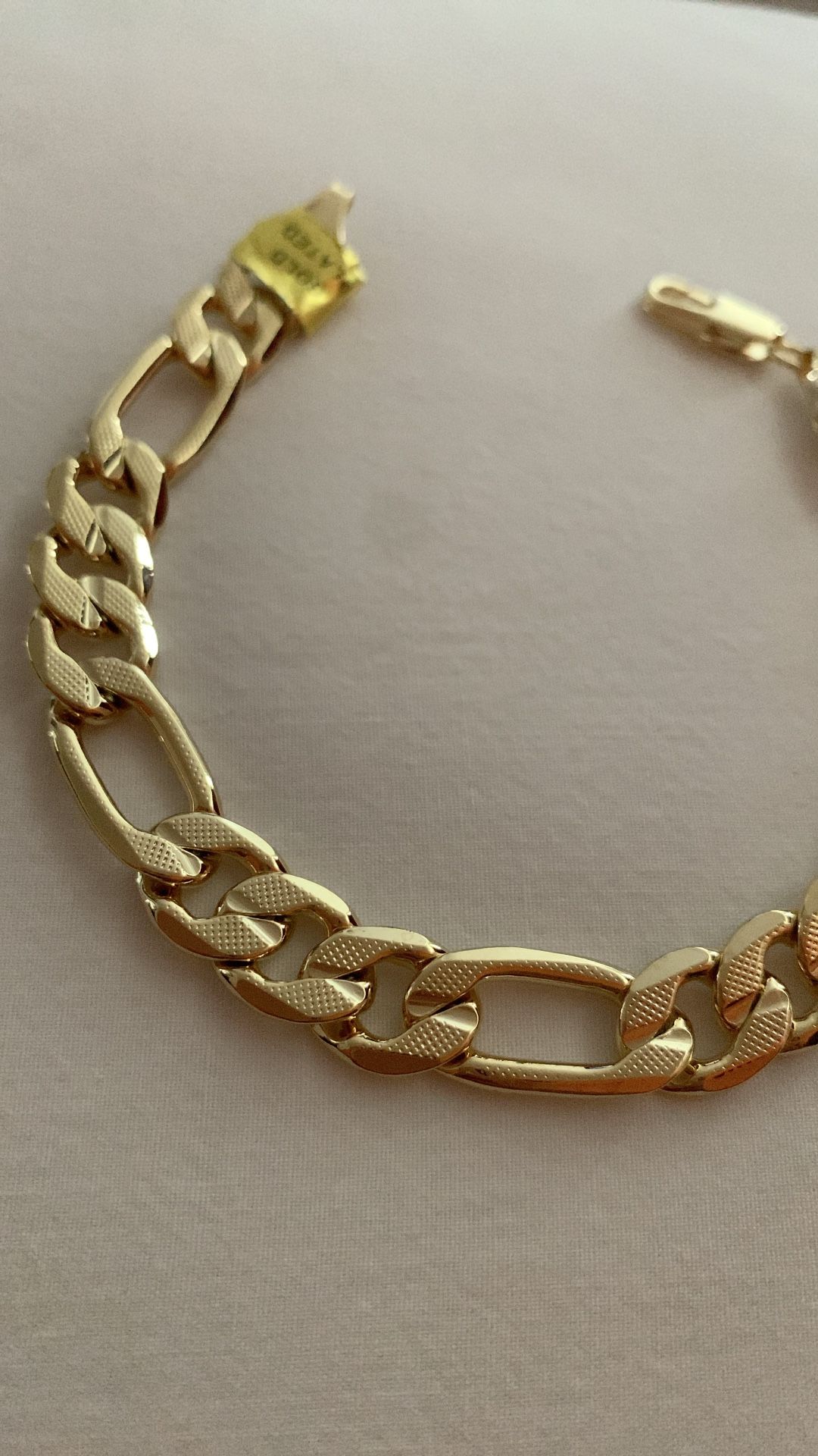 14K - GOLD PLATED BRACELET