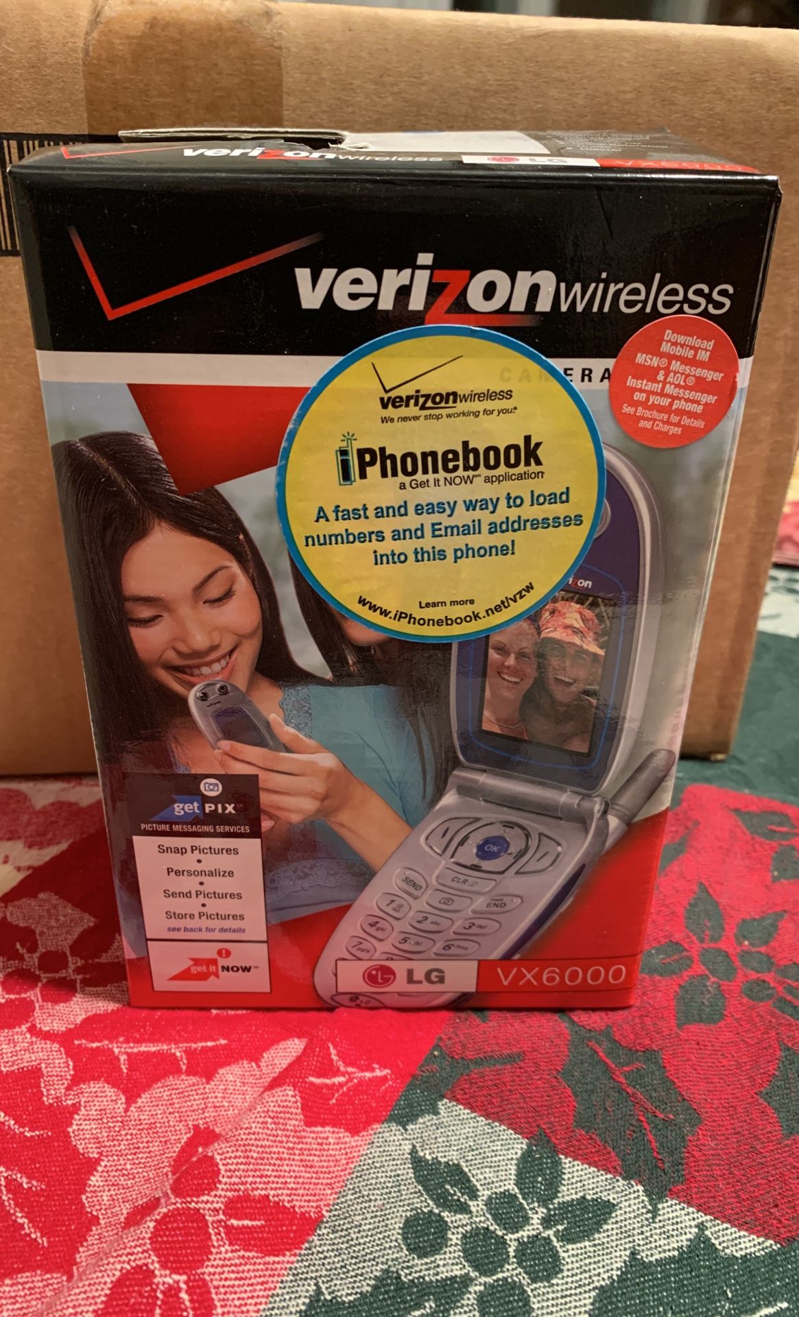 Old Verizon Flip Phone (everything’s in the box )