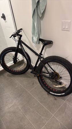 Gravity Bullseye Monster Fat Bike – 26x4" Tires, Disc Brakes