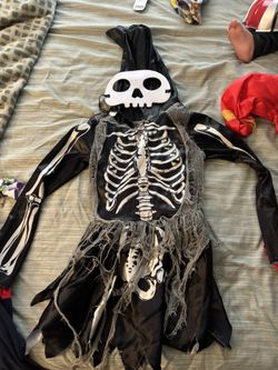 Girls Size 6/7 Skeleton 💀