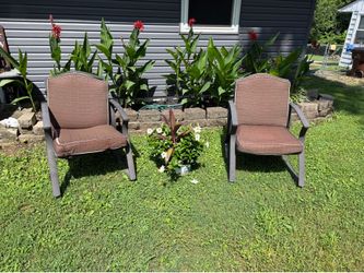 2rocking chairs