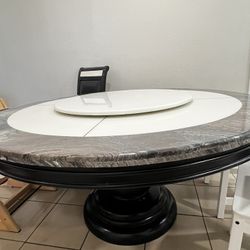 Round Dining Room Table W/ Lazy Susan