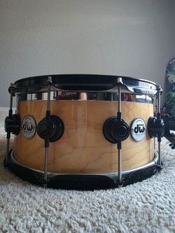 DW collectors series 6×14 maple standard metal top edge snare drum