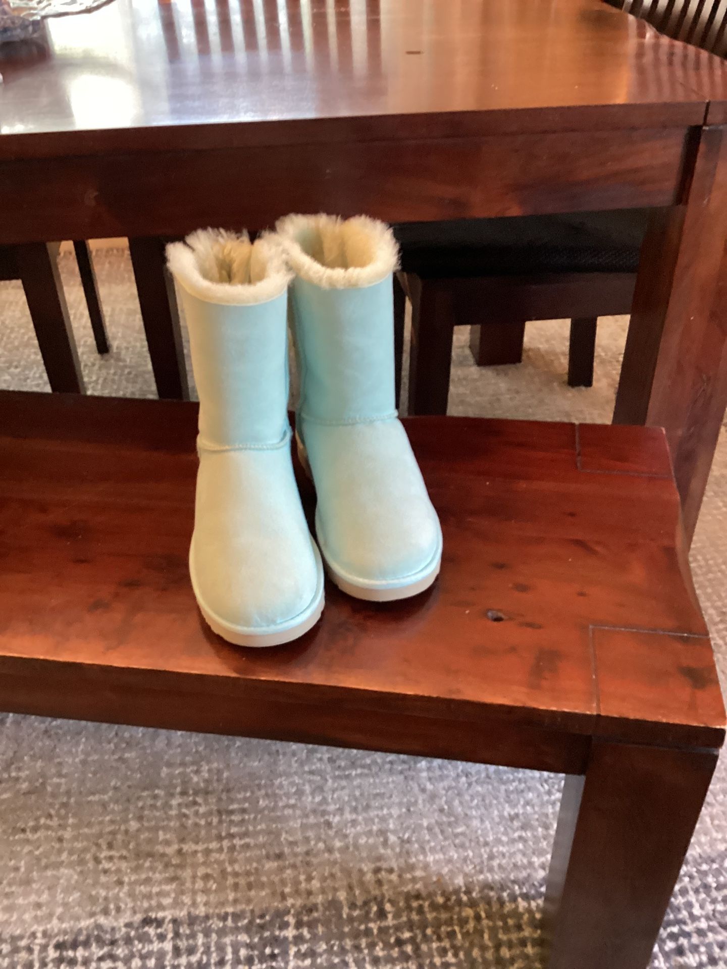 UGG SHORT BAILEY BOW AQUA SHEEPSKIN BOOTS