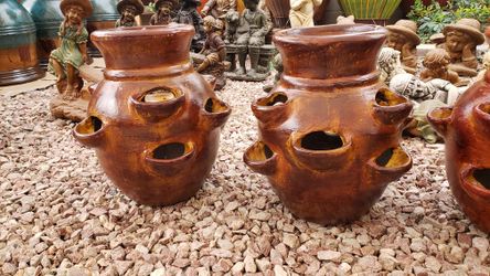 CLAY VASES.. MACETAS de barro