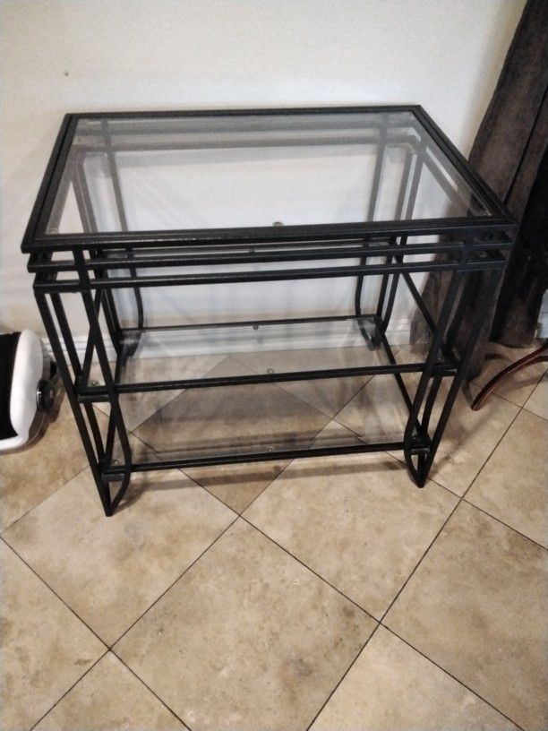 NICE SET OF 4!!Glass & Black metal Table Set