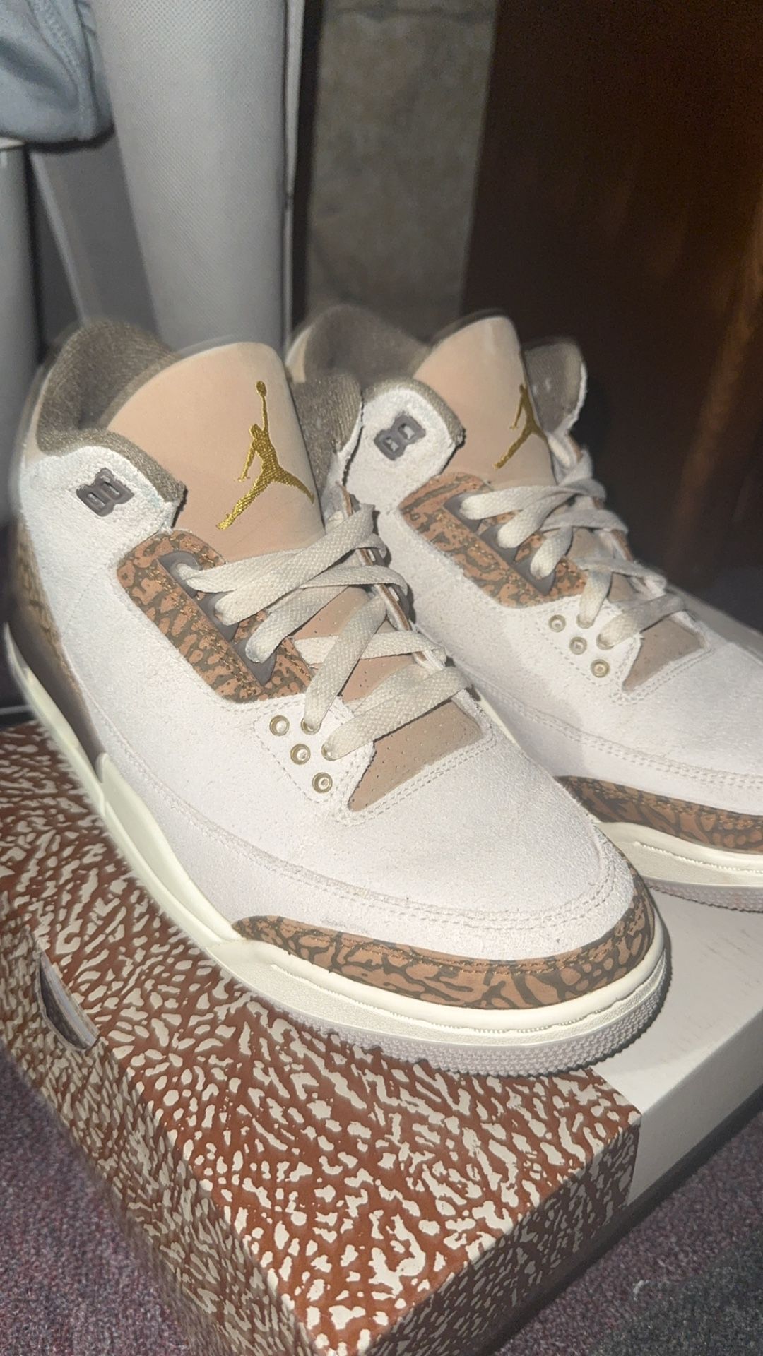 180 Retail Selling For 100$ Size 8.5