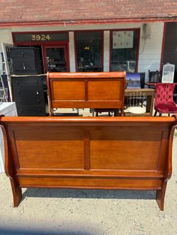 Solid Wood Queen Sleigh Bed Frame – Classic Cherry Finish
