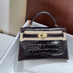 Hermes Kelly second generation 19CM. Square crocodile dark purple gold buckle(149)86