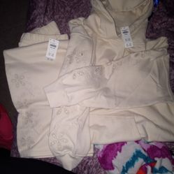 Hollister Outfit Cream Colored Size Medium 