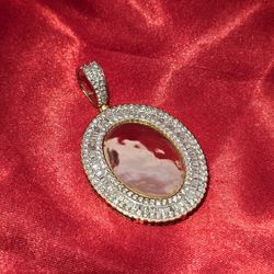 10k Yellow Gold Diamond Oval Memory Pendant 3.0 ctw 
