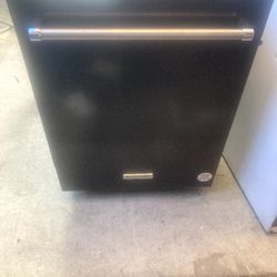 Nice Fancy Dishwasher,