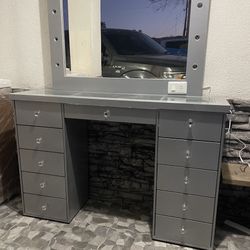 Vanity Desk With Mirror 