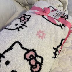 Hello Kitty Throw