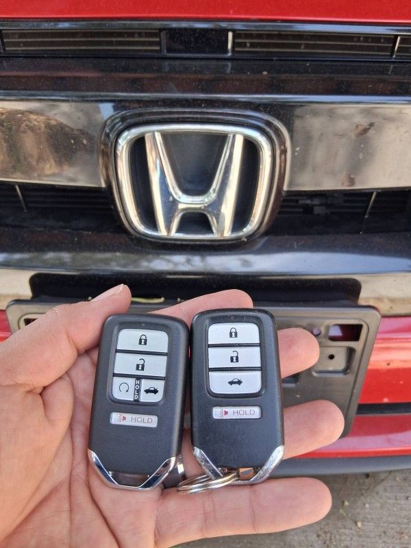Car Keys / Llaves De Carro