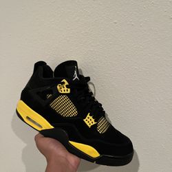 Jordan 4 Thunder 