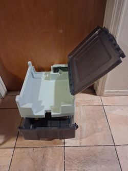 Nintendo NES Game system holder and storage