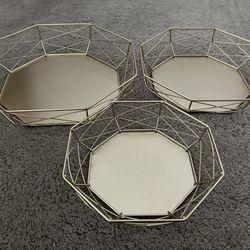 Set Of 3 Gold Wire Metal Baskets/dessert Stands