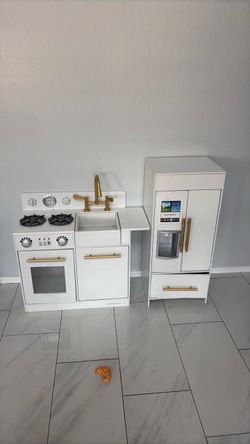 Kids kitchen set