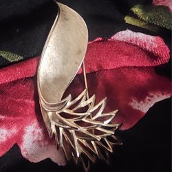 Vintage  Trifari  Brooch