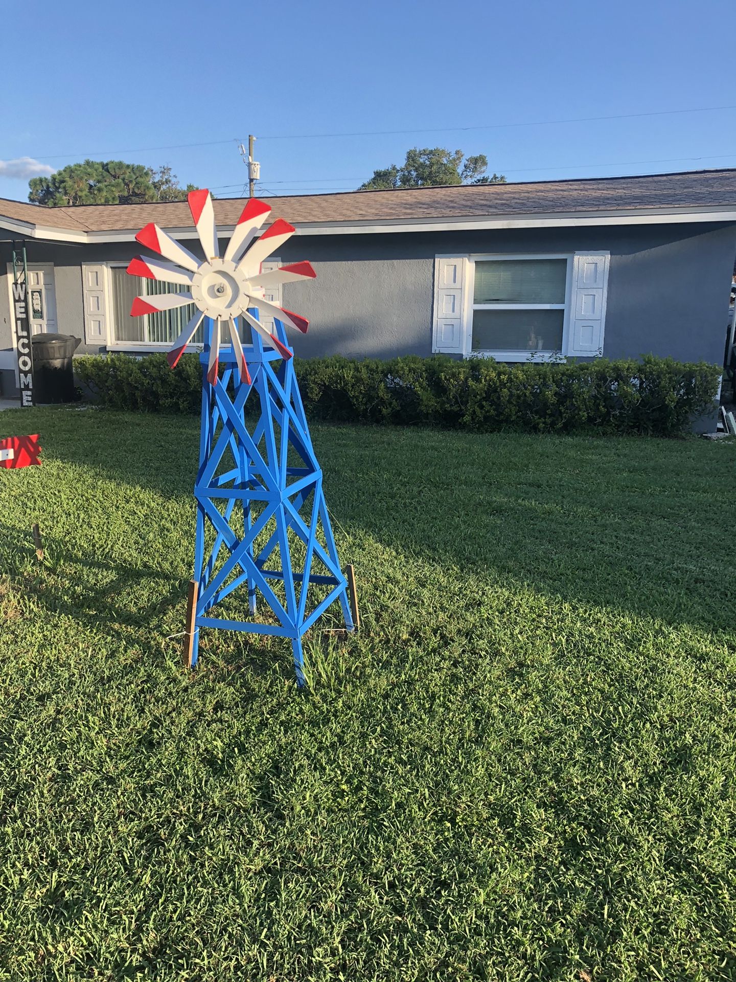 Wooden Yard Fixtures - Windmills, Lighthouses